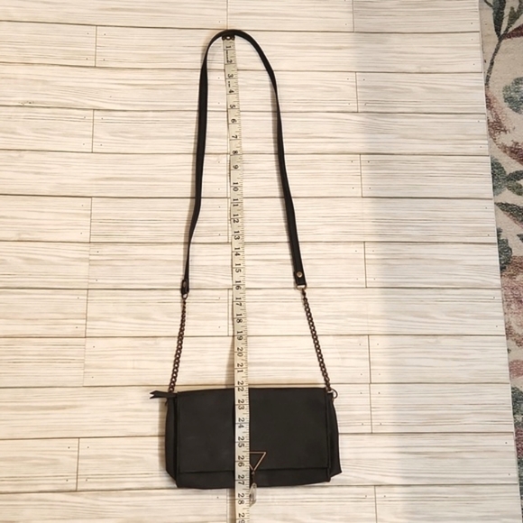 Womens Twig & Arrow blackish/gray crossbody bag with hanging bead. - Picture 15 of 16